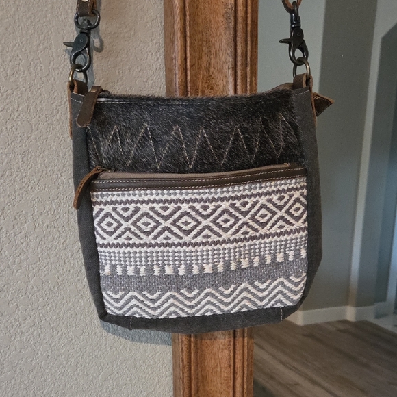 Myra Crossbody Bag In Gray + Brown - Beautiful - Picture 3 of 7